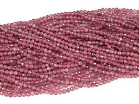 Граненые бусины розового турмалина рубеллита, каменный бисер. Диаметр отверстия 0.5 мм. Размеры, вес,  длина и количество буси на нити указаны примерно.
