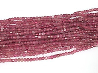 Граненые бусины розового турмалина рубеллита, каменный бисер. Диаметр отверстия 0.6 мм. Размеры, вес, длина и количество бусин указаны примерно.
