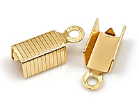 Зажим - концевик для цепочки, проволоки, шнура диаметром до 3 мм. Покрытие - золото 14к. Диаметр колечка 2 мм. Цена указана за пару.
