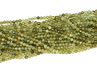 Граненые бусины зеленого граната. Диаметр отверстия 0.5 мм. Размеры, длина нити и количество бусин на нити указаны примерно.

