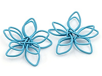 Подвеска "Голубой цветок" для создания украшений. Основа - стальная проволока с цветным покрытием. Цена указана за штуку.