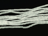 Стеклянные бусины трубочки для создания украшений. Диаметр отверстия - 0.6 мм. Размеры, длина нити и количество бусин на нити указаны примерно.