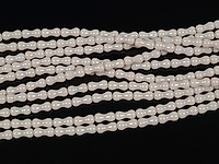 Стеклянные бусины косточки для создания украшений. Диаметр отверстия - 0.6 мм. Размеры, длина нити и количество бусин на нити указаны примерно.

