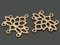 Коннектор "Золотой ажурный цветочек лотоса" для создания бижутерии (украшений). Покрытие - золото 14К.  Размеры - 21х21х1.5 мм. Диаметр шести подвесных колечек  - 1.4 мм, колечки замкнуты.  Цена указана за штуку.
, фото №135135