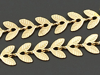 Ювелирная цепочка с рифлеными листиками для создания украшений. Основа - латунь/медь, покрытие - золото 14К. Размер листика 5х6х0.5 мм. Элементы располагаются через 1 мм. Звенья запаяны.
