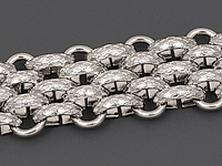 Ювелирная цепочка с кирпичным плетением для создания бижутерии (украшений). Основа - нержавеющая сталь AISI 316. Ширина цепочки - 13 мм, высота - 4.5 мм. Размер звеньев - 7.5х4.5х2 мм, не замкнуты. Цена указана за 20 см. При покупке от 2 мерок, вы получаете 40, 60 и другие отрезки, кратные 20 см, одним отрезком.
Нержавеющая сталь AISI 316 безопасна, гипоаллергенна, обладает высокой прочностью, устойчива к коррозии во влажной среде, при высоких температурах, в агрессивных средах.
, фото №140688