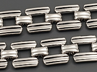 Ювелирная цепочка с кирпичным плетением для создания бижутерии (украшений). Покрытие - родий. Ширина цепочки - 10 мм. Высота - 3 мм. Размер звеньев - 10х9 и 6х3 мм, одно не замкнуто. Цена указана за 20 см. При покупке от 2 мерок, вы получаете 40, 60 и другие отрезки, кратные 20 см, одним отрезком.
, фото №153117