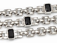 Ювелирная цепочка с кирпичным плетением для создания бижутерии (украшений). Покрытие - родий. Вставки - фианиты. Ширина цепочки - 7 мм. Высота - 3 мм. Размер звеньев - 5х5.5 и 6х2 мм, одно не замкнуто. Цена указана за 20 см. При покупке от 2 мерок, вы получаете 40, 60 и другие отрезки, кратные 20 см, одним отрезком.
, фото №153139