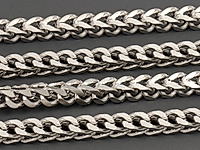 Ювелирная цепочка двойное панцирное плетение для создания бижутерии (украшений). Покрытие - родий. Толщина цепочки - 3 мм. Размер звена - 4х3 мм, не замкнуто. Цена указана за 20 см. При покупке от 2 мерок, вы получаете 40, 60 и другие отрезки, кратные 20 см, одним отрезком.
, фото №153151