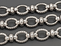 Ювелирная цепочка с якорным плетением для создания бижутерии (украшений). Покрытие - родий. Размер звеньев - 9x8x2 и 9х5.5 мм, одно не замкнуто. Цена указана за 20 см. При покупке от 2 мерок, вы получаете 40, 60 и другие отрезки, кратные 20 см, одним отрезком.
, фото №153161