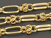 Ювелирная цепочка с глидерным плетением для создания бижутерии (украшений). Покрытие - золото 14К. Размер звена - 12x5.5x2 мм, не замкнуто. Размер декоративного элемента - 11x5 мм. Цена указана за 20 см. При покупке от 2 мерок, вы получаете 40, 60 и другие отрезки, кратные 20 см, одним отрезком.
, фото №153923