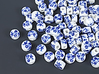 Фарфоровые бусины таблетки монетки "Темно-синяя цветочная гжель"  Цвет - синий на белом. Диаметр отверстия - 2.5 мм. Производитель - Китай. Размеры и вес бусин усреднены. Точнее замеряем по требованию.
, фото №160386