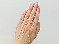 Старинные серьги канделябры, украшенные ювелирной цепочкой, красивым натуральным жемчугом и сияющим топазовым сердечком. Легкие, нежные, для особых случаев, вечеринок, свиданий. Собрав такое украшение, вы не останетесь незамеченной. Длину сережек можно регулировать, укорачивая или удлиняя ювелирную цепочку.
Набор материалов в цвете золото можно пересобрать на цвет серебро.
, фото №161051