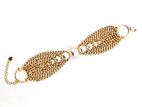 Оригинальная идея потрясающего дизайнера украшений из Афин  Melanie Geargcopoulos. Набор материалов для сборки браслета с жемчугом майорка и ювелирной цепочкой с панцирным плетением в цвете "золото". Длина регулируется при помощи замочка с удлинителем.&nbsp;

Мастер - класс можно посмотреть ЗДЕСЬ. &nbsp;
, фото №161177