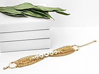 Оригинальная идея потрясающего дизайнера украшений из Афин  Melanie Geargcopoulos. Набор материалов для сборки браслета с жемчугом майорка и ювелирной цепочкой с панцирным плетением в цвете "золото". Длина регулируется при помощи замочка с удлинителем.&nbsp;

Мастер - класс можно посмотреть ЗДЕСЬ. &nbsp;
, фото №161178