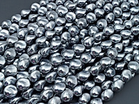 Маленькие бусины барочного жемчуга касуми Майорка (Majorika) серебряный. Диаметр отверстия 1 мм. Размеры, вес, длина и количество бусин на нити указаны примерно. Точнее замеряем по требованию. Мелкие выемки.
, фото №161473