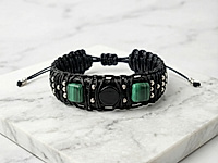 Набор материалов для плетеного браслета с бусинами квадратами малахита, чёрного агата, фурнитуры под серебро. Стильный, строгий  универсальный дизайн. Подойдёт и мужчинам, и женщинам.&nbsp;

Ширину браслета можно менять, прибавляя либо убавляя количество шнуров, бусины и фурнитура также могут быть заменены на любые другие по форме, цвету и расположению.&nbsp;

Мастер - класс, как собрать плетёный браслет, ЗДЕСЬ. &nbsp;
, фото №161605