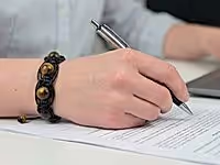 Набор материалов для создания плетёного мужского браслета шамбала с выразительными бусинами тигрового глаза. Подходит для самостоятельного изготовления оригинального аксессуара.
Как и с чем носить
Стильный аксессуар для повседневных и деловых образов, отлично сочетается с часами, костюмом, джинсами и рубашкой.
Мастер - класс, как собрать плетёный ажурный браслет шамбала, ЗДЕСЬ.
, фото №162360