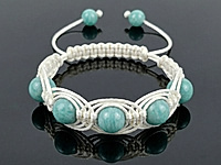 Набор материалов для создания плетёного мужского браслета шамбала с яркими бусинамиамазонита. Подходит для самостоятельного изготовления оригинального аксессуара.
Как и с чем носить
Стильный аксессуар для повседневных и деловых образов, отлично сочетается с часами, костюмом, джинсами и рубашкой.
Мастер - класс, как собрать плетёный ажурный браслет шамбала, ЗДЕСЬ.
, фото №162368