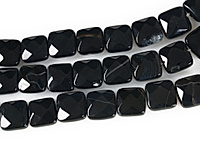 Граненые бусины квадраты черного агата (облагорожены). Месторождение - Бразилия. Диаметр отверстия 1.4 мм.  Размеры и вес усреднены. Точнее замеряем по требованию. Мелкие выемки.
, фото №162703