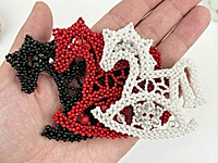 Набор материалов для плетения подвески - вологодской лошадки из белых бусин.&nbsp;
Нить Миюки белого цвета для плетения не входят в набор и приобретается самостоятельно. Специальная нить Миюки Miyuki beading thread с диаметром 330 dtex, устойчива к растяжению, тонкая и прочная.

Мастер - класс, как сплести вологодскую лошадку, ЗДЕСЬ.&nbsp;


, фото №162924