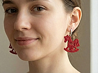 Набор материалов для плетения подвески - вологодской лошадки из красных бусин. Нить Миюки красного цвета для плетения не входят в набор и приобретается самостоятельно. Специальная нить Миюки Miyuki beading thread с диаметром 330 dtex, устойчива к растяжению, тонкая и прочная.

Мастер - класс, как сплести вологодскую лошадку, ЗДЕСЬ.&nbsp;


, фото №162953