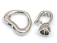 Многорядный замочек "Гладкое серебряное сердце" для создания бижутерии (украшений). Покрытие - родий. Размер сердца - 13х10х2.5 мм, пространство внутри сердца - 8х6 мм, размеры двух отверстий для тросика - 1.8-1 мм.&nbsp;
Размер замочка - 12х5.5 мм, внешний диаметр чашечки замочка - 5.5 мм, внутренний - 4 мм, перекладина по центру чашечки замочка - 4х0.5 мм. Цена указана за штуку.


, фото №163105