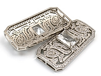 Многорядный коннектор "Серебряный ажурный прямоугольник с кристаллом" для создания бижутерии (украшений). Покрытие - родий. Вставки - инкрустация фианитами. Размеры - 37х18х4 мм. Размеры четырех боковых отверстий по кромке прямоугольника - 5х2 мм. Размеры  четырех отверстий по углам прямоугольника - 3х1 мм. Внутреннее пространство прямоугльника - 35х15х3.5 мм. Максимальный диаметр подходящих бусин - до 4 мм. Размеры центрального кристалла - 11х9х3.5 мм. Цена указана за штуку.&nbsp;

, фото №163114