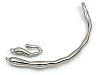 Коннектор "Мятая серебряная дуга" для создания бижутерии (украшений). Покрытие - родий. Длина дуги - 105 мм, основание дуги - 80 мм, толщина меняется от 5 до 7 мм, высота - 33 мм. Диаметр подвесных колечек - 1.5 мм. Размер подвески крючка - 19х7х4 мм, крючок снимается. Цена указана за штуку.&nbsp;
, фото №163422