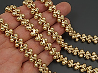 Ювелирная цепочка с глидерным плетением для создания бижутерии (украшений). Покрытие - золото 14К. Общие размеры цепи - 11х6х2 мм. Размер звена с двумя шариками - 15x2 мм, диаметр шарика - 5 мм. Размеры овала - 9х5х2 мм, внутри овала - 8х4х2 мм, овал разъемный. Цена указана за 20 см. При покупке от 2 мерок, вы получаете 40, 60 и другие отрезки, кратные 20 см, одним отрезком.
, фото №163500