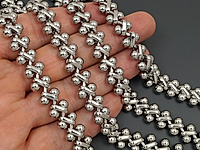 Ювелирная цепочка с глидерным плетением для создания бижутерии (украшений). Покрытие - родий. Общие размеры цепи - 11х6х2 мм. Размер звена с двумя шариками - 15x2 мм, диаметр шарика - 5 мм. Размеры овала - 9х5х2 мм, внутри овала - 8х4х2 мм, овал разъемный. Цена указана за 20 см. При покупке от 2 мерок, вы получаете 40, 60 и другие отрезки, кратные 20 см, одним отрезком.
, фото №163502