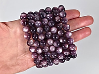 Бусины лилового лепидолита c красивой иризаций. Месторождение - Бразилия.  Диаметр отверстия 1.1 мм. Размеры и вес бусин усреднены. Точнее замеряем по требованию. Микровыемки, природные шероховатости.
, фото №164199