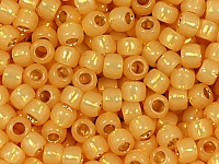 Бисер Toho, размер 8/0. Цвет #2110 (Внутреннее серебрение, молочный светлый топаз). Производитель - Япония. Цена указана за 10 грамм., фото №20693